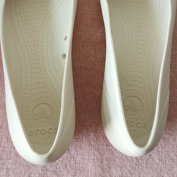 Crocs Womens' Shoes--Slip-on Ballet Flats, Cream with Black Toe, size 10W - Picture 3 of 12